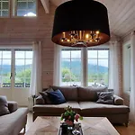 Panorama - Stunning Mountain Views And Outdoor Jacuzzi Option 펜션 *