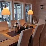 Panorama - Stunning Mountain Views And Outdoor Jacuzzi Option Feriehus