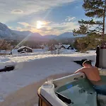 Panorama - Stunning Mountain Views And Outdoor Jacuzzi Option *
